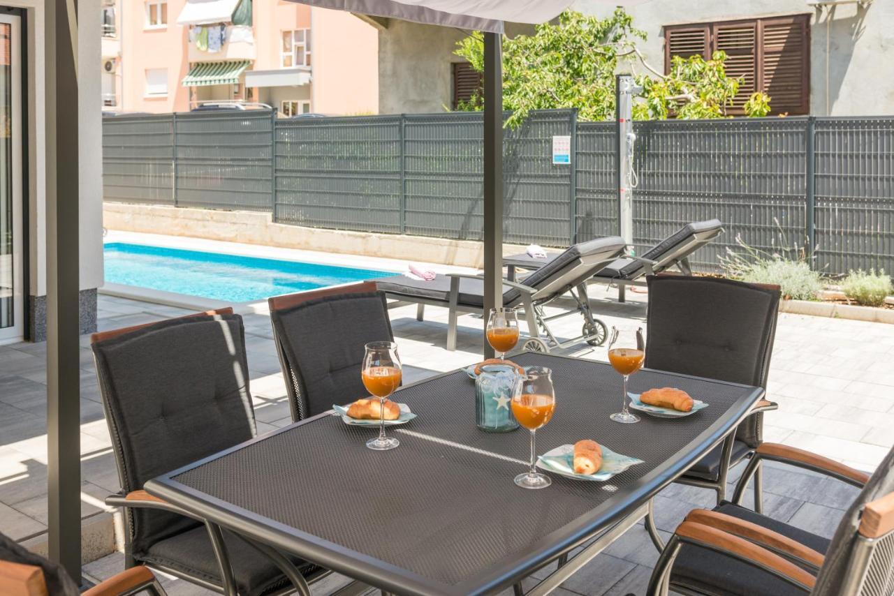 Appartement New, Private Heated Swimming Pool, Free Parking, Trogir Centar Extérieur photo