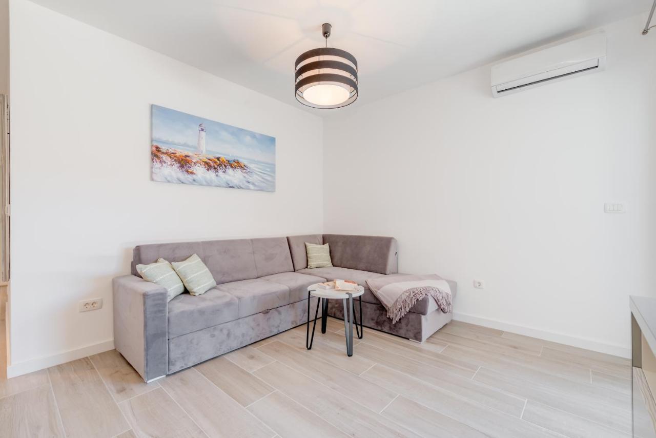 Appartement New, Private Heated Swimming Pool, Free Parking, Trogir Centar Extérieur photo